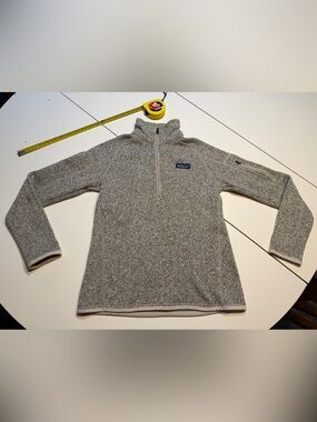 Patagonia women’s small gray quarter zip long sleeve jacket outdoor wear